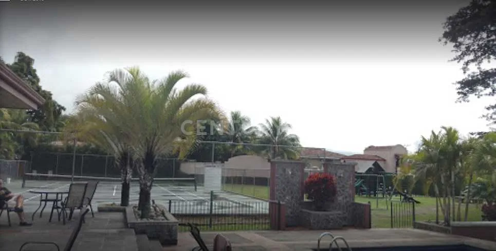 VENTA BELLA CASA EN CONDOMINIO DE 4 DORMITORIOS POZOS SANTA ANA $495000 - foto 2