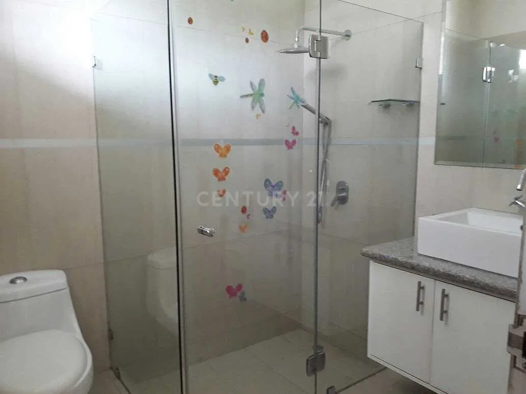 Se vende espaciosa y moderna casa, Los Laureles Escazu, $595,000 - foto 3