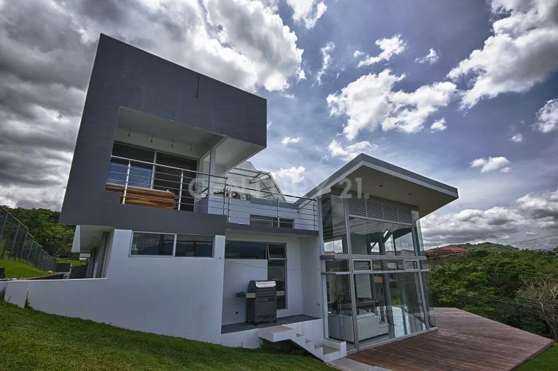 VENTA DE LUJOSA CASA EN LOMA REAL GUACHIPELIN ESCAZU CON PRECIO DE OPORTUNIDAD $620.00