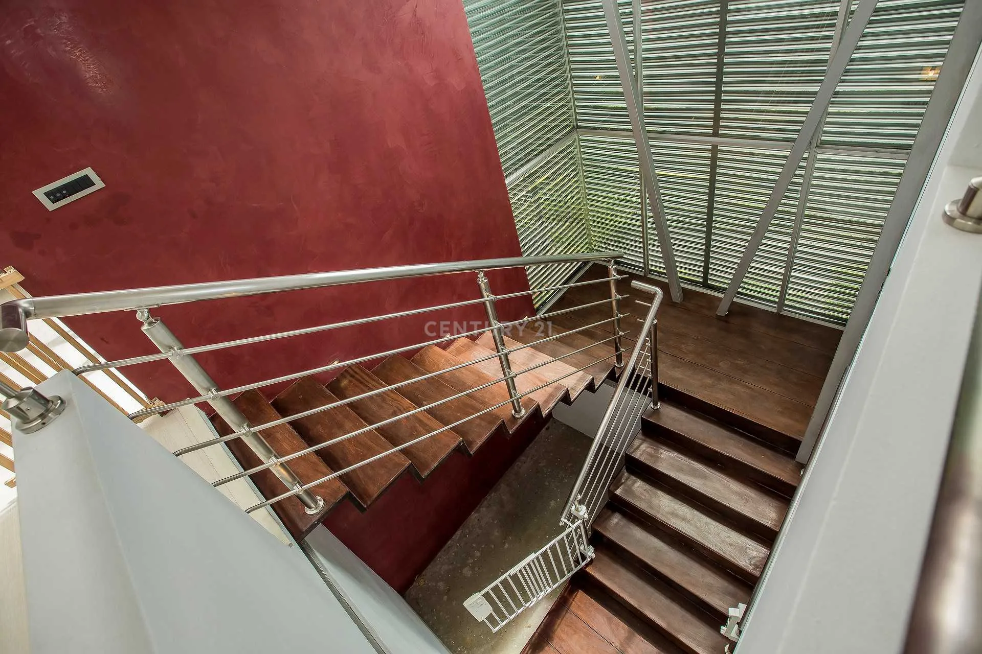 VENTA DE LUJOSA CASA EN LOMA REAL GUACHIPELIN ESCAZU CON PRECIO DE OPORTUNIDAD $620.00 - foto 4