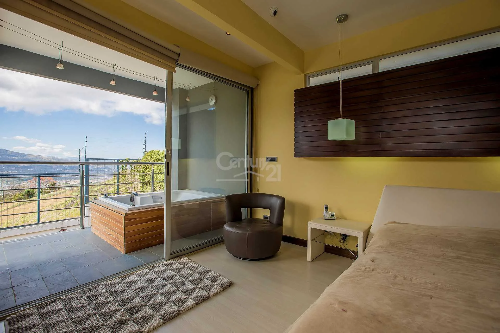 VENTA DE LUJOSA CASA EN LOMA REAL GUACHIPELIN ESCAZU CON PRECIO DE OPORTUNIDAD $620.00 - foto 6