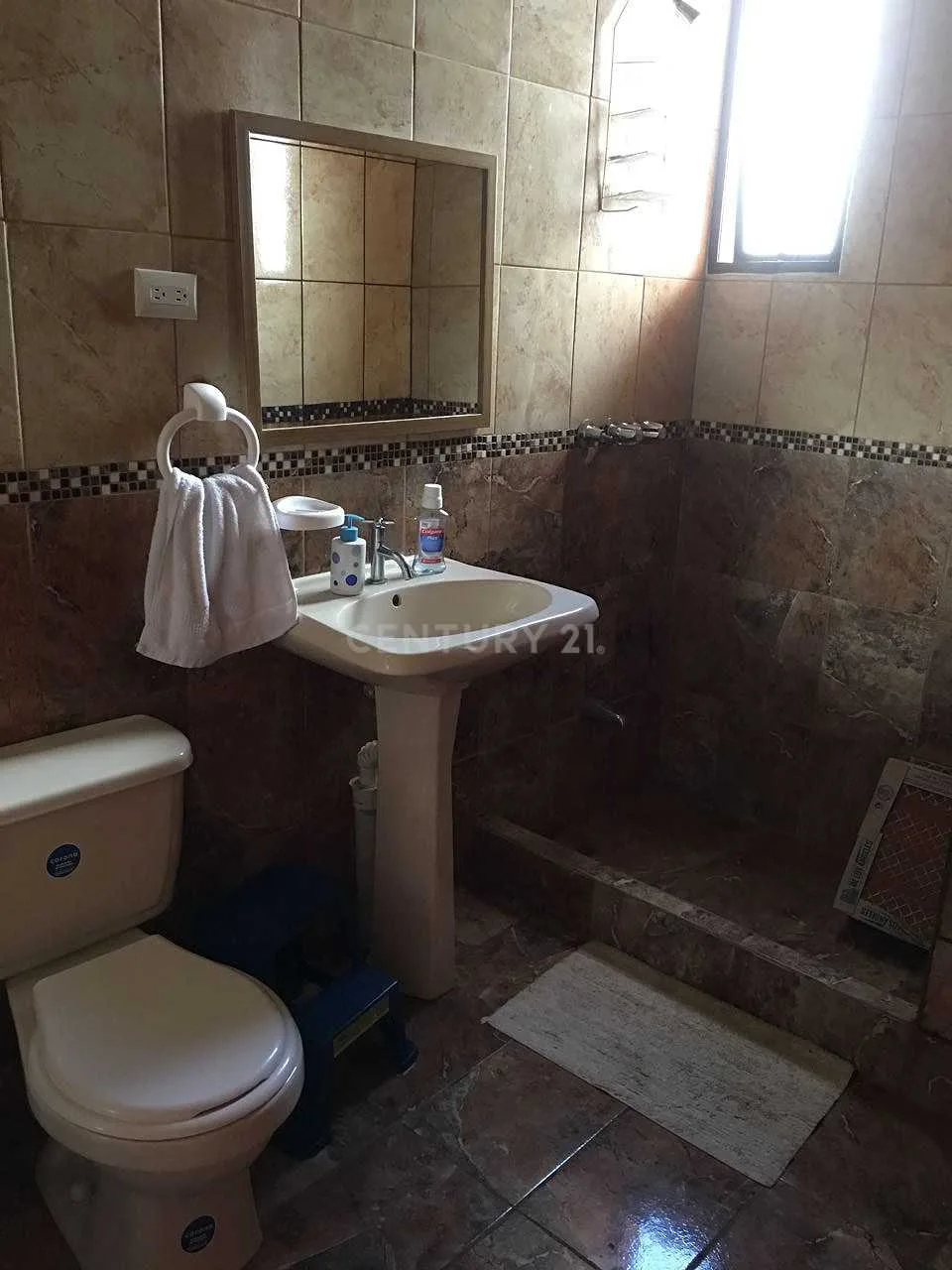 Se vende Casa nueva, Atenas centro con 2 Apartamentos totalmente independientes. $480,000 - foto 4