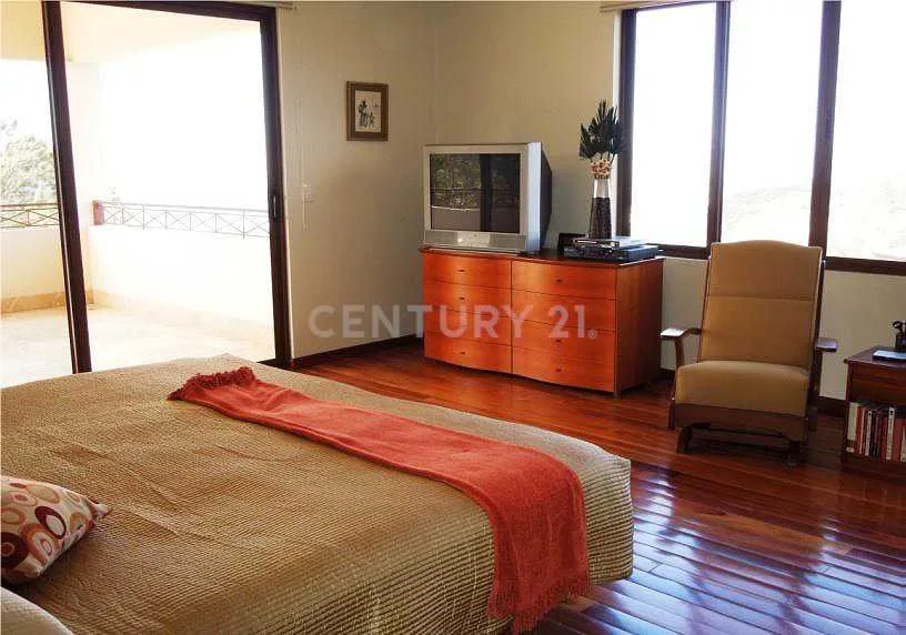 VENTA DE ESPECTACULAR CASA EN VILLA REAL - foto 2