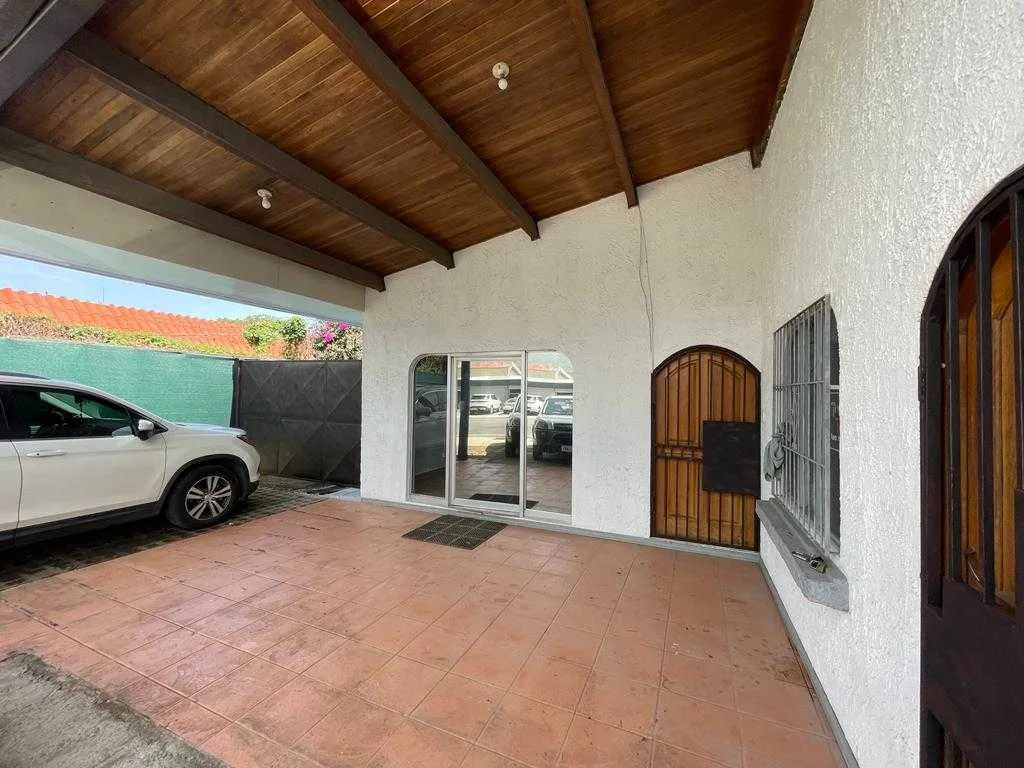 Se alquila casa para diversidad de empresas bien ubicada, Anonos, cerca Unive - foto 3