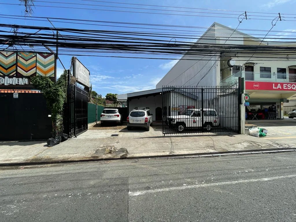Se alquila casa para diversidad de empresas bien ubicada, Anonos, cerca Unive