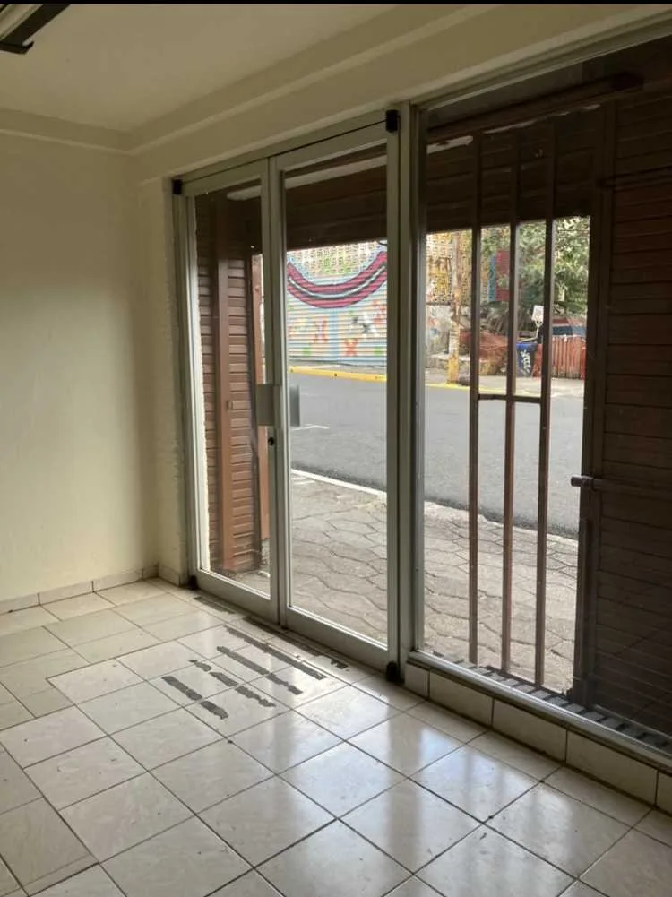 ALQUILER LOCAL COMERCIAL BARRIO LA CALIFORNIA - foto 4