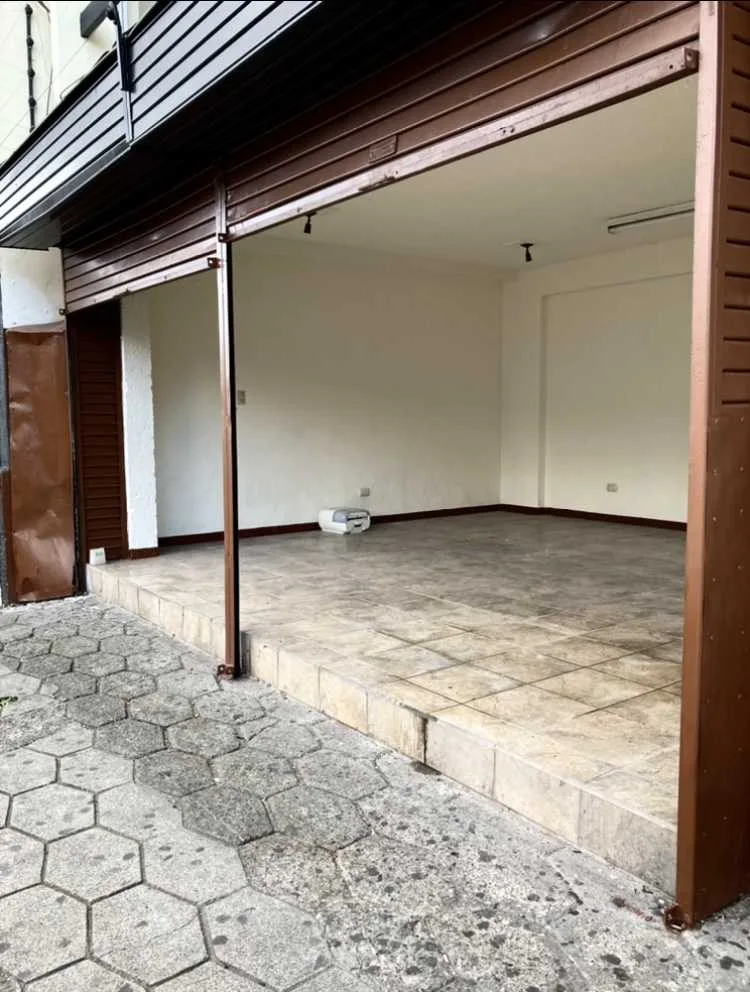 Alquiler local comercial Barrio La California - foto 4
