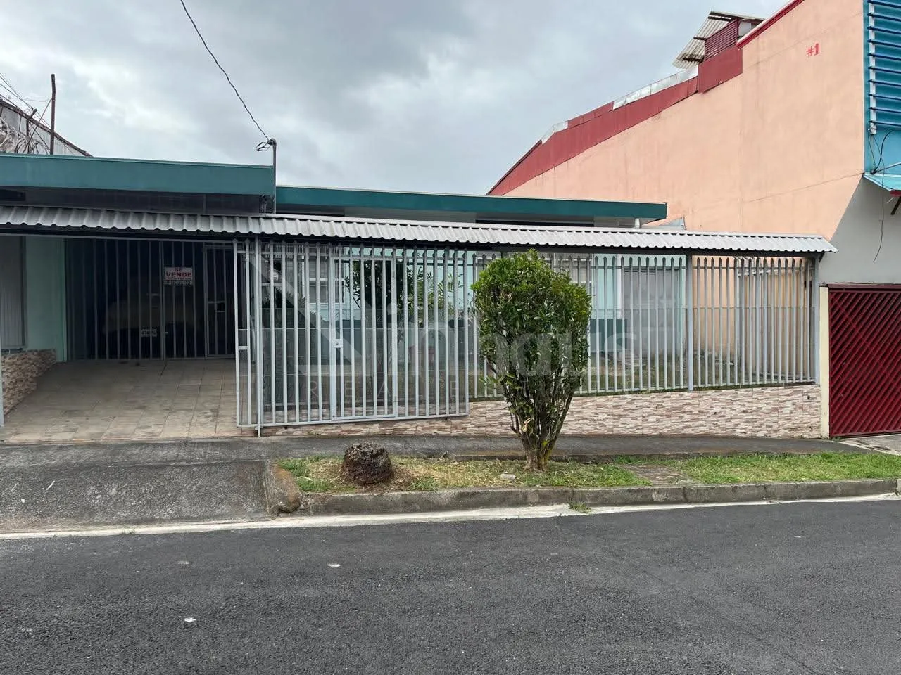 Se vende casa en Jardines de Cascajal