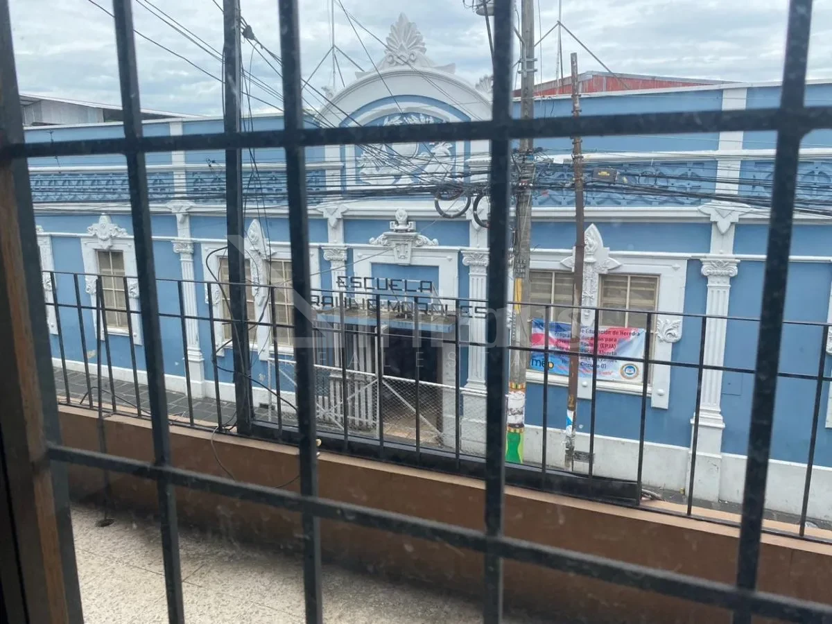 Alquiler de edificio ideal para oficinas en el centro de Heredia - foto 5