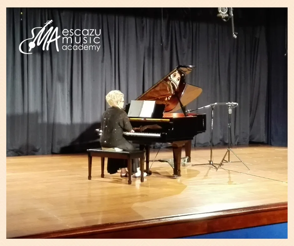 Escazú Music Academy Clases de Piano para Adultos
