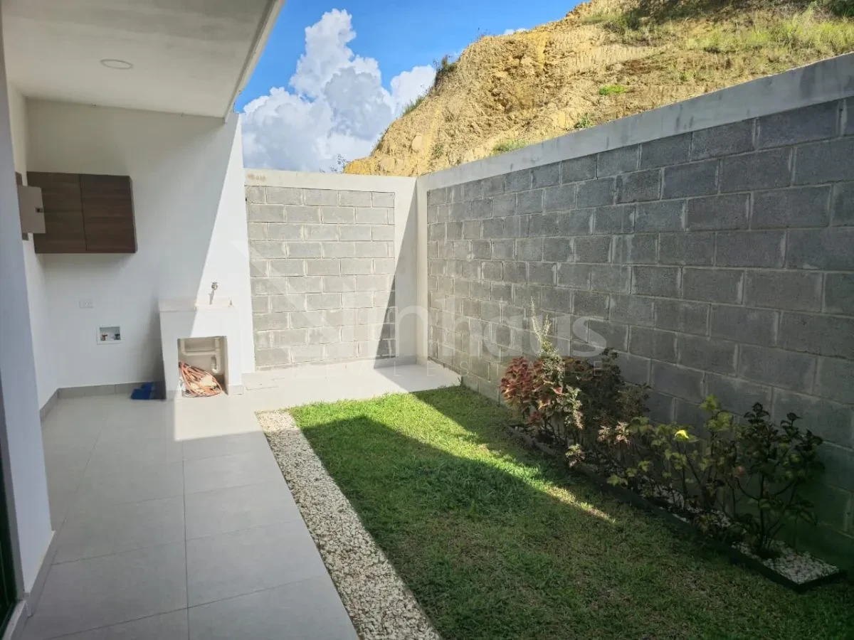Venta de moderna casa en Condominio, Tejar de El Guarco, Cartago - foto 2