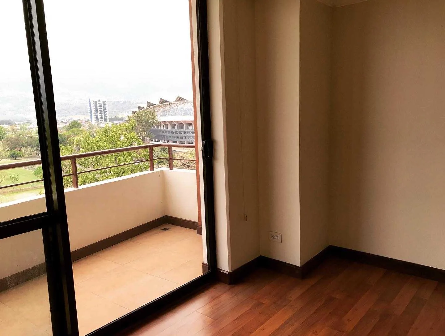 Alquiló hermoso apartamento, en Sabana Norte - foto 4