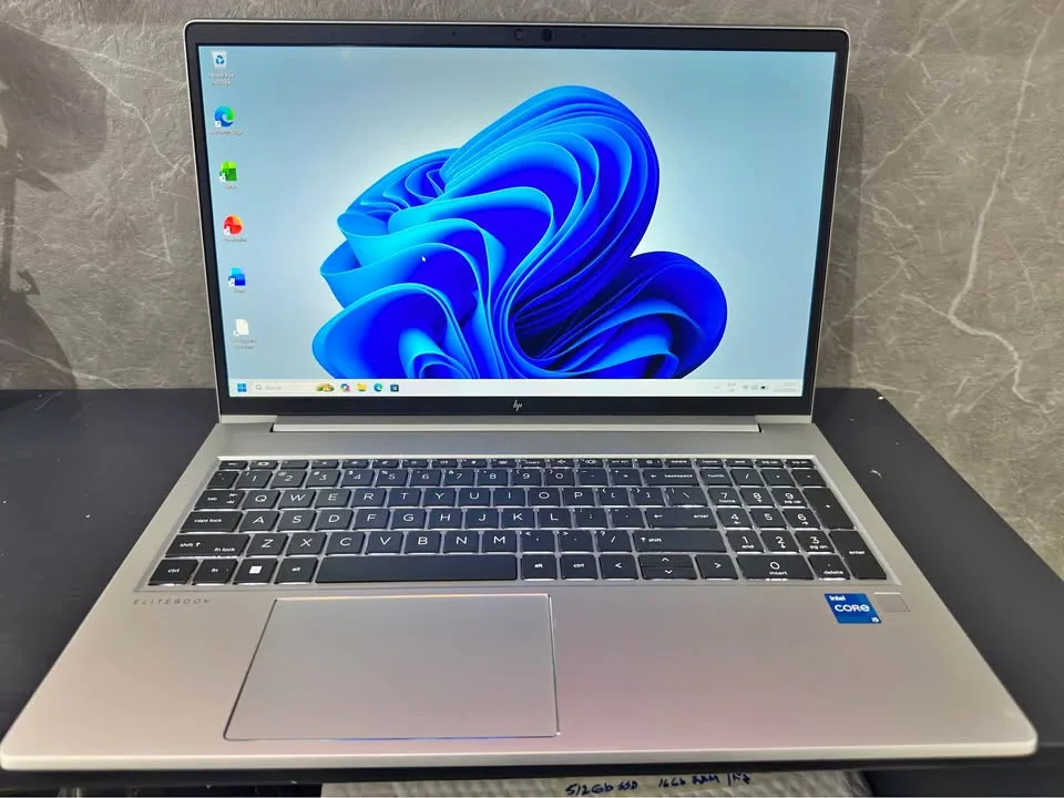 Laptop EliteBook i5 13-Generación