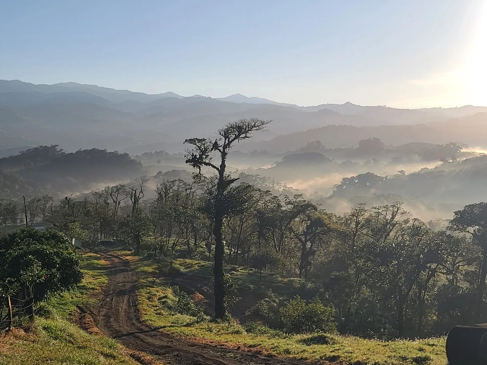 CASA EN VENTA, ESPECTACULARES VISTAS PANORAMICAS, AMANECERES HERMOSOS