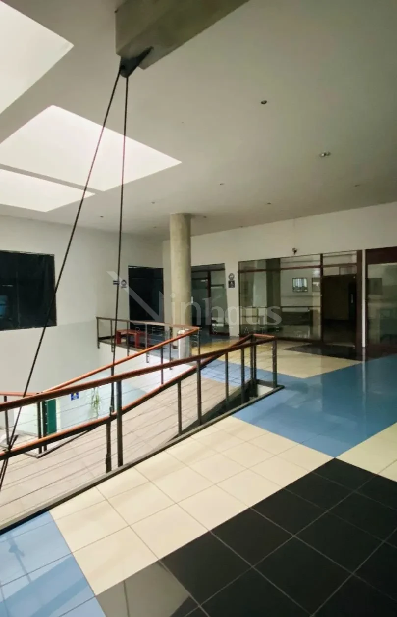 Venta de Edificio completo de locales para oficina, consultorios, academías, entre otros negocios en Curridabat San José - foto 6