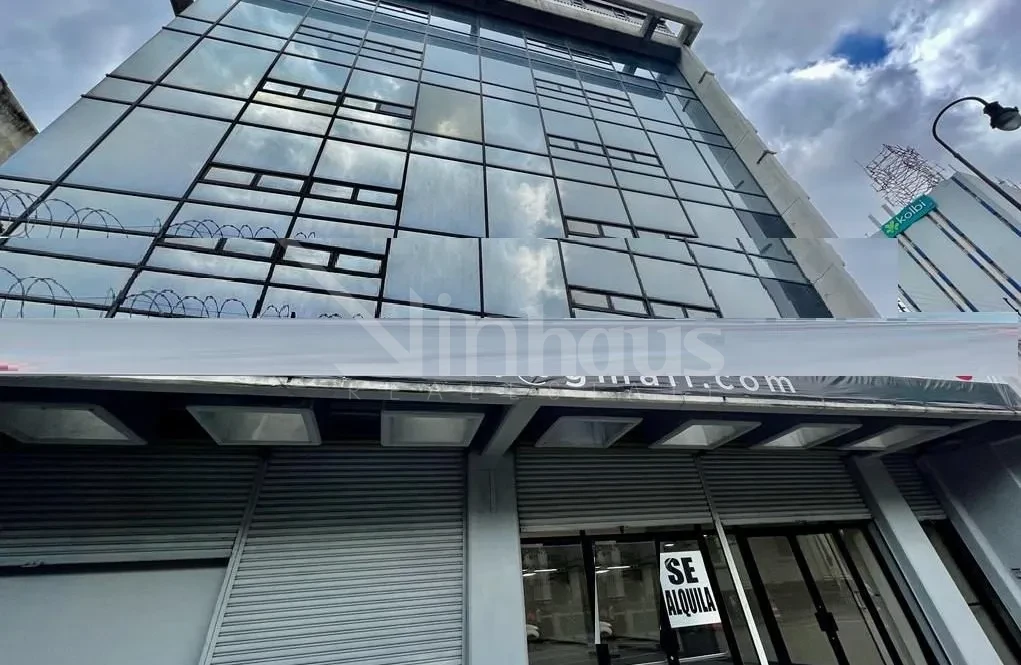 Alquiler de Edificio total o parcial en la mejor ubicación del centro de la capital - foto 5
