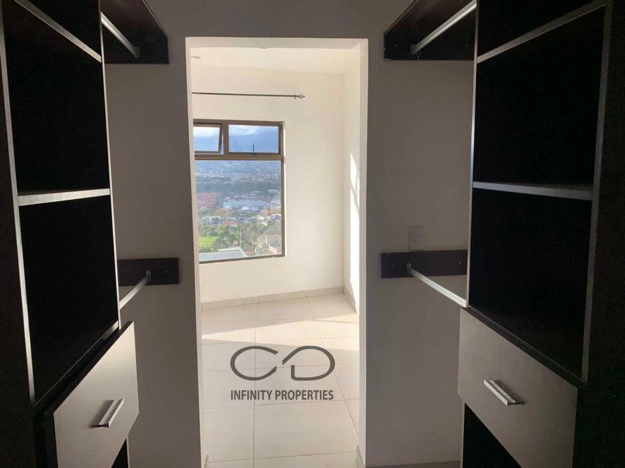 APARTAMENTO EN HEREDIA CON ESPECTACULARES VISTAS 2 HABITACIONES - foto 6