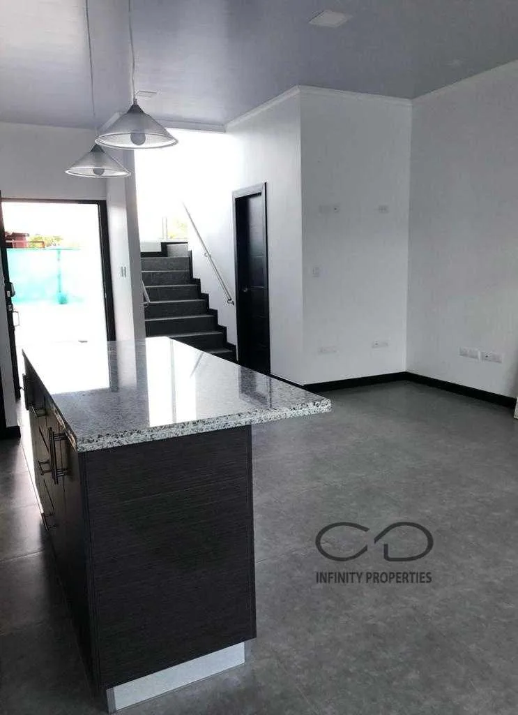 MODERNA CASA PET FRIENDLY EN SAN ANTONIO DESAMPARADOS - foto 2