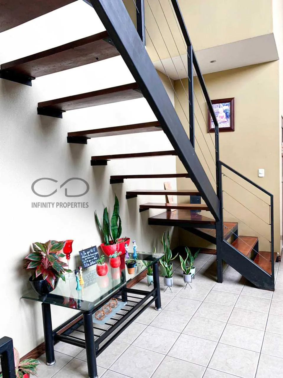 En venta preciosa Casa Tipo Loft  en el centro de San Isidro de Pérez Zeledón. - foto 3