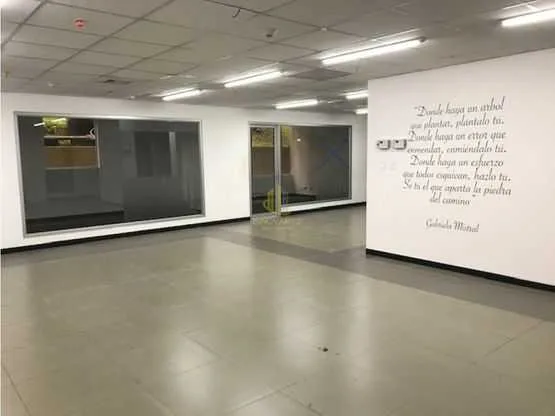 Oficina remodelada de 239 m2 a la venta en Oficentro Multipark, Guachipelín Norte - foto 3