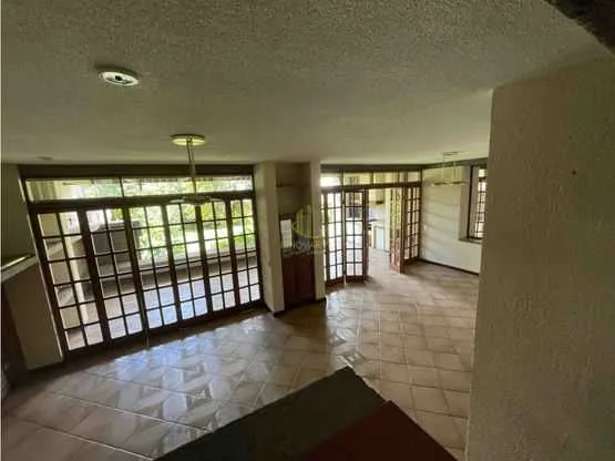En venta casa de dos plantas con uso de suelo mixto, Sabana Sur - foto 5