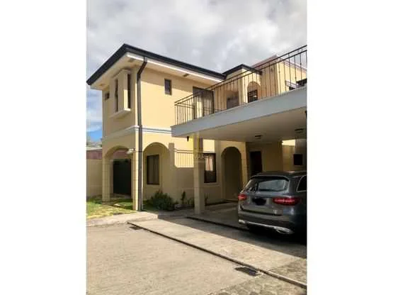 Casa con piscina propia en condominio a la venta, Santa Ana. PRECIO REDUCIDO!! - foto 2