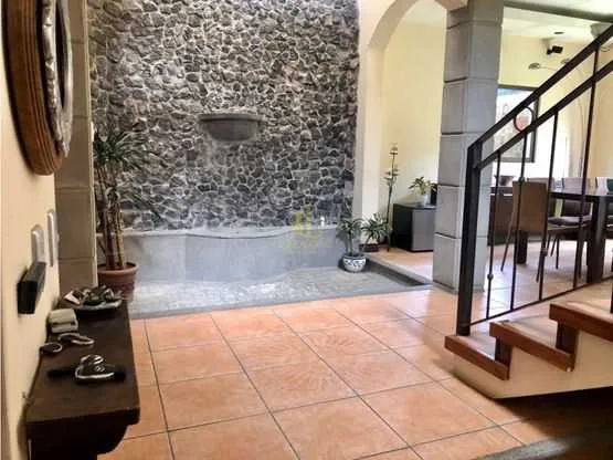 Casa con piscina propia en condominio a la venta, Santa Ana. PRECIO REDUCIDO!! - foto 3