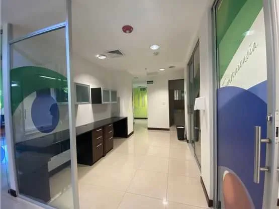 En alquiler oficina de 195 m2 en Oficentro Multipark, Guachipelín Norte de Escazú - foto 4