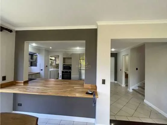 Casa de tres niveles en venta, Condominio Balcones de Santa Ana - foto 6