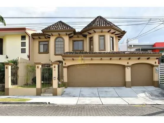 Casa de dos plantas en alquiler y venta en residencial, Santa Ana - foto 3