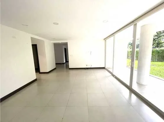 Amplio apartamento a la venta en Torres del Country, San Rafael de Escazú - foto 2