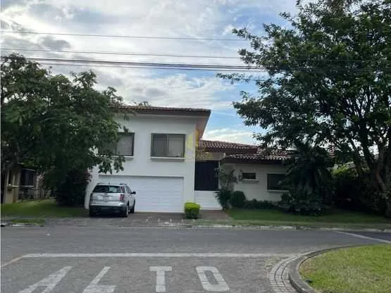 En alquiler casa con piscina en Condominio Valle del Sol, Pozos de Santa Ana - foto 3