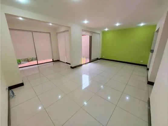 En venta casa de dos plantas en Condominio Fuerte Ventura, Pozos de Santa Ana - foto 2