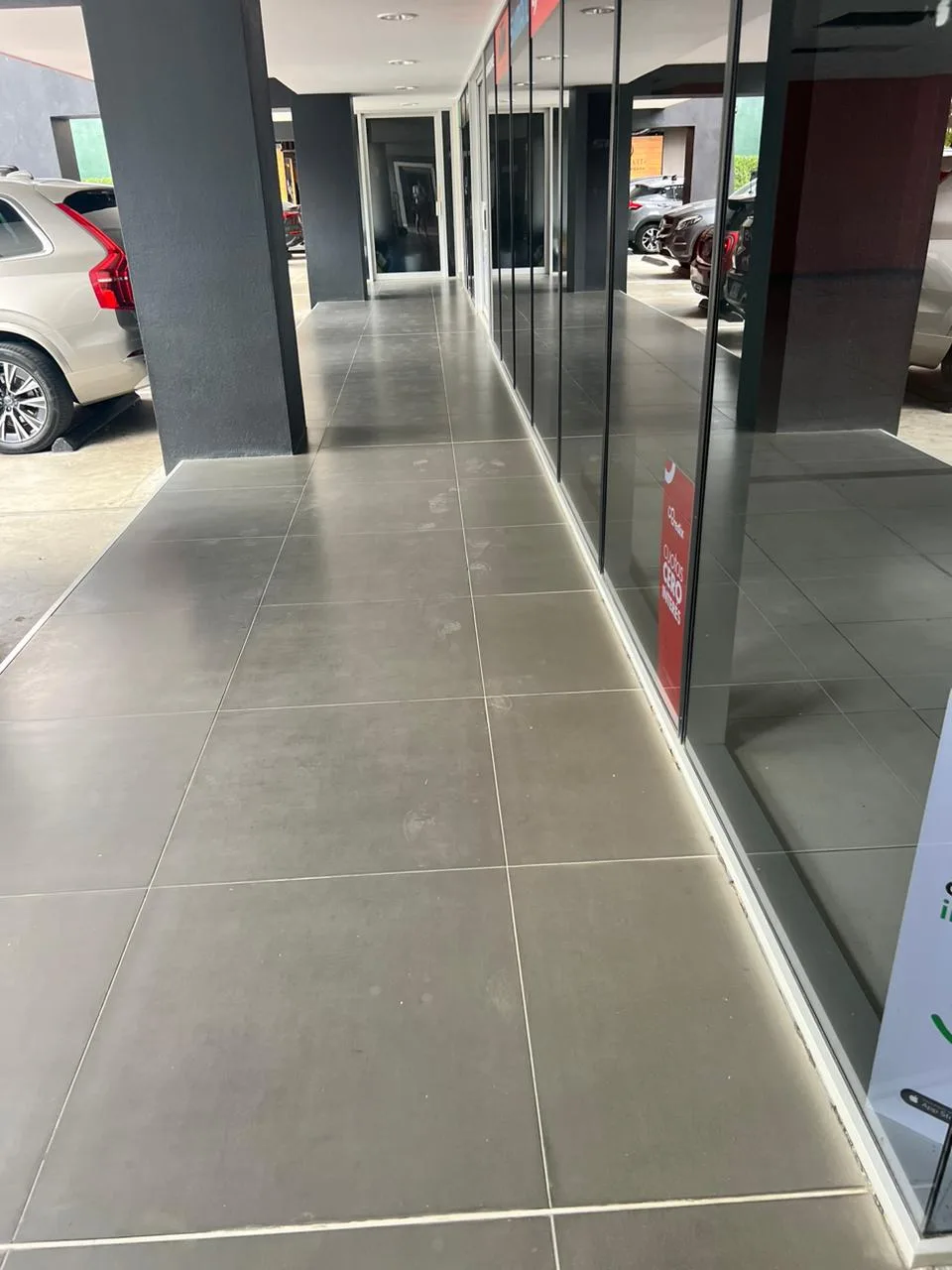 Local comercial de 105 m2 en alquiler, Centro Corporativo Lindora