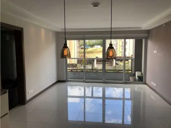 En venta moderno apartamento en Torre Azenza, La Uruca. PRECIO REDUCIDO!! - foto 5