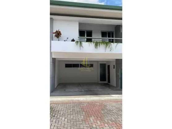 Amplia casa en condominio a la venta, Bello Horizonte de Escazú - foto 2