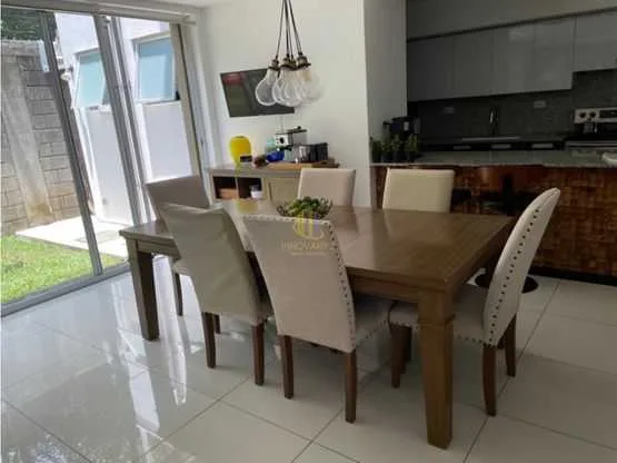 Casa de tres niveles en alquiler y venta, Condominio Valle Soleado. Pozos de Santa Ana - foto 4
