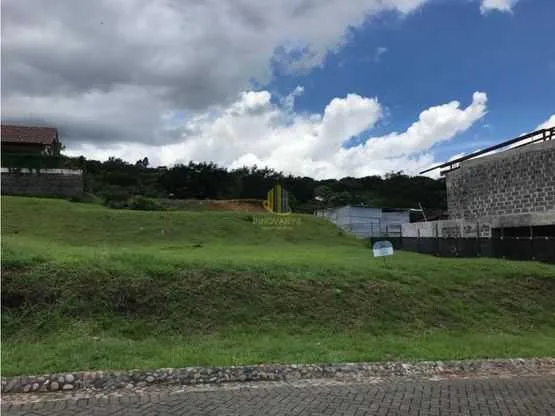 Lote residencial de 660 m2 en venta, Condominio Bosque Escondido. Brasil de Mora - foto 3