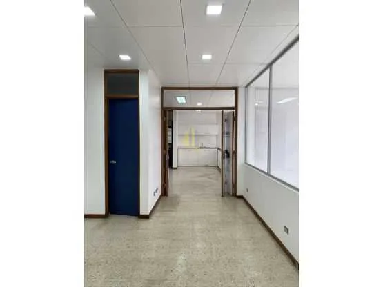 Local comercial de 136 m2 en alquiler, Trejos Montealegre - foto 4