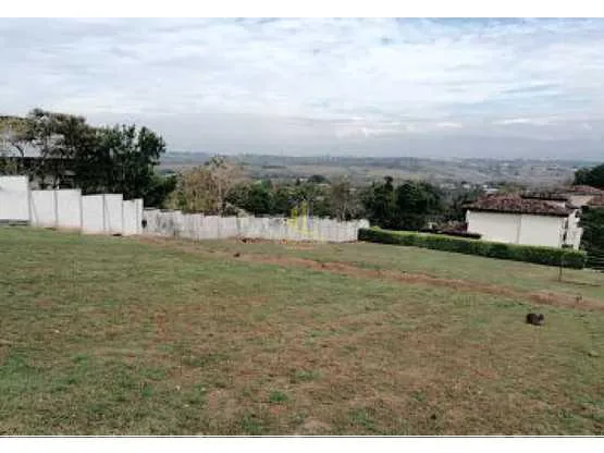 Lote residencial de 1041 m2 en venta, Condominio Corteza Amarilla, Brasil de Santa Ana - foto 4
