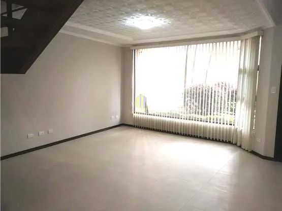 En alquiler casa remodelada en condominio, Sabana Sur - foto 5