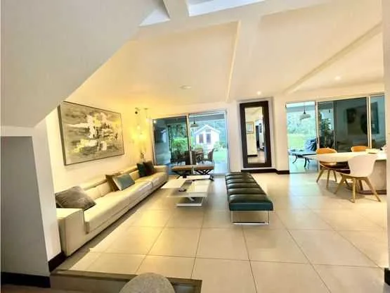 Condominio contemporáneo de tres niveles a la venta, Jaboncillos de Escazú - foto 3