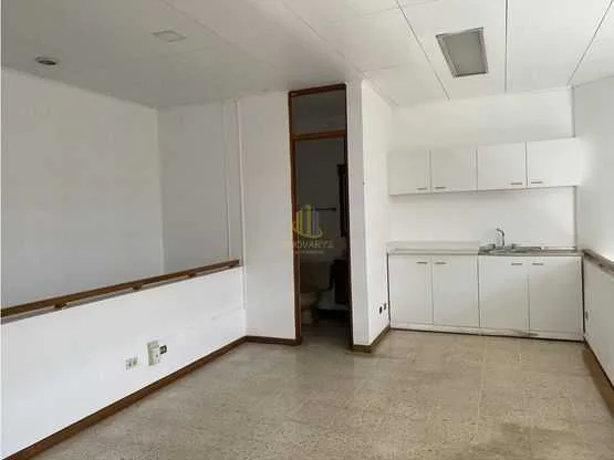 Local comercial de 136 m2 en alquiler, Trejos Montealegre - foto 5
