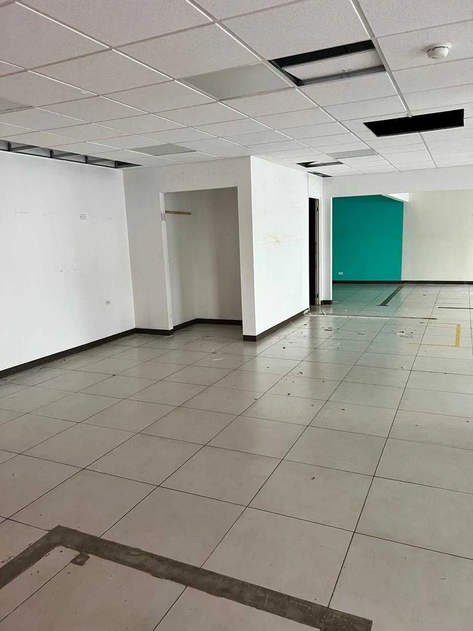 Local comercial de 105 m2 en alquiler, Centro Corporativo Lindora - foto 4