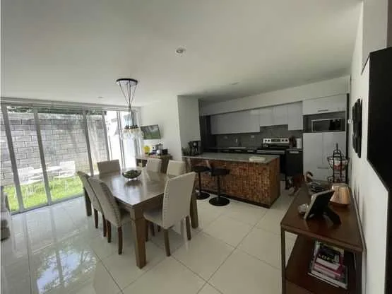 Casa contemporánea de tres niveles a la venta en Valle Soleado, Santa Ana - foto 5