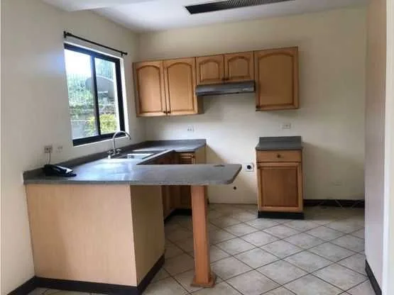 Casa de dos plantas en condominio familiar, Guachipelín Norte de Escazú - foto 5