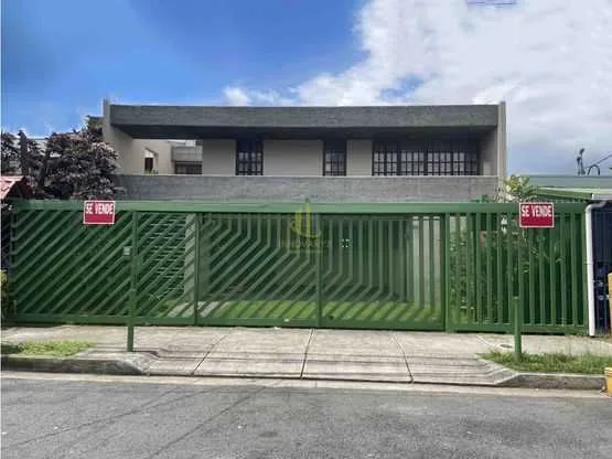 En venta casa de dos plantas con uso de suelo mixto, Sabana Sur - foto 2