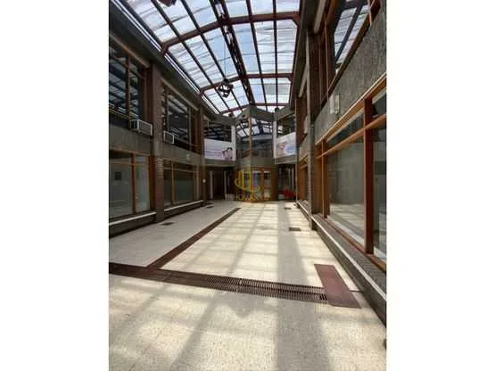 Local comercial de 136 m2 en alquiler, CC Trejos Montealegre - foto 2