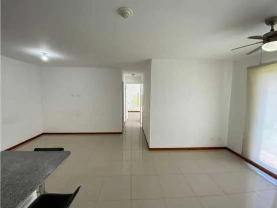 En venta apartamento con jardín en Quinta 106, Lagunilla de Heredia - foto 4