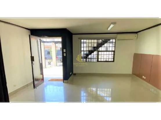 Oficina de 250 m2 en edificio independiente cerca de UCIMED, Sabana Oeste. - foto 2
